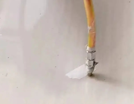 青州瓷砖空鼓维修公司专业解答在瓷砖铺贴过程中，如果使用的砂料过粗（如全部使用了粗砂），可能会导致以下问题
